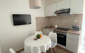 Apartment Maki